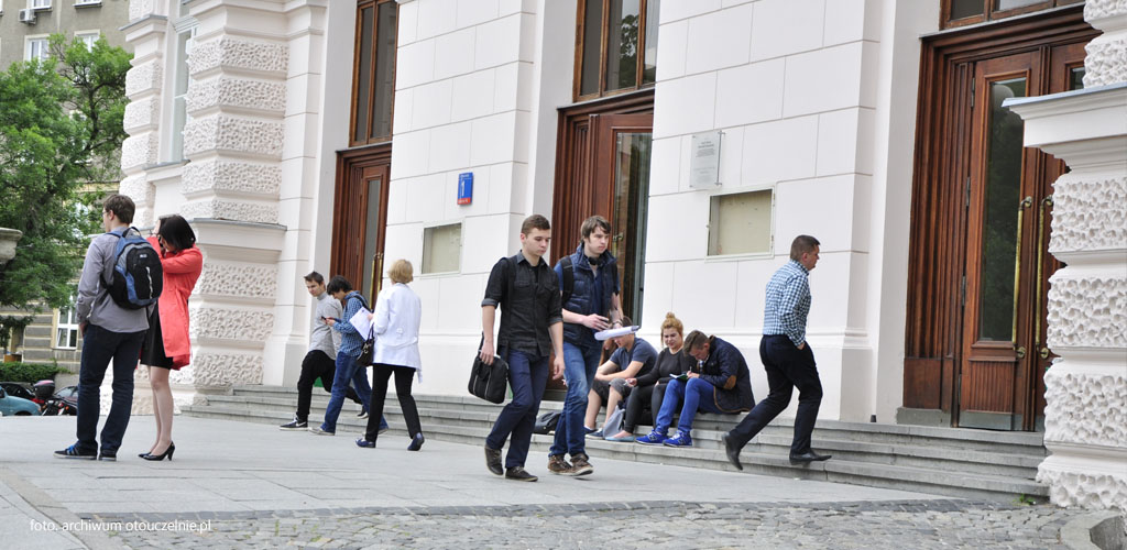 uczelnie warszawa